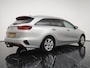 Kia Ceed SW 1.5 T-GDi 160PK DynamicPlusLine - Navigatie - Camera - Stoelverwarming - Climate control - Afneembare trekhaak - Fabrieksgarantie tot 06-2028