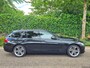 BMW 3-Serie Touring F31 Elk. Trekhaak Panorama Apple CarPlay Navi GR NAP Rijklaar ZGAN Runflat 18inch