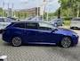 Toyota Corolla Touring Sports Hybrid 140 DYNAMIC NL-AUTO STOELVERW NAVI PARK-SENSOREN 17'' LM-VELGEN CAMERA AD-CRUISE APPLE/ANDROID LED PRIVACY GLASS CLIMA