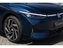Volkswagen ID.7 Tourer GTX Limited Edition 86 kWh 340PK / 250kW, 60 mnd / 100.000km garantie, warmtepomp, trekhaak, adaptief onderstel 20" LMV harman & kardon head up area view stoelverwarming en koeling elektrische stoelverstelling met geheugen DCC park assist pro 13 speaker 700 watt met subwoofer massage standen voorstoelen park assist pro draadloos laden verwarmbare voorruit draadloos infrarood IQ matrix side assist 4-motion 4 wielaandrijving discover pro max navigatie scherm etc.