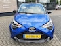 Toyota Aygo X X-CLUSIV 5-DEURS AUTOMAAT TREKHAAK CAMERA NL-AUTO KEYLESS LM-VELGEN BI-TONE BLUETOOTH