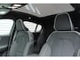 Volvo EC40 Single Motor Extended Range Ultra Black Ed. 82kWh| Zwarte Lichtmetalen Velgen 20" | Panoramadak |Microtech/Nubuck Stoelen| Verwarmbare voorstoelen+stuurwiel | Achterbank Verwarmd| Elektrisch bedienbare voorstoelen | 360 graden camera | Premium Audio by Harman Kardon | Warmtepomp | Adaptieve Cruise Control | Extra Getint Glas Achter|
