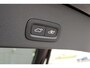 Volvo EC40 Single Motor Extended Range Ultra Black Ed. 82kWh| Zwarte Lichtmetalen Velgen 20" | Panoramadak |Microtech/Nubuck Stoelen| Verwarmbare voorstoelen+stuurwiel | Achterbank Verwarmd| Elektrisch bedienbare voorstoelen | 360 graden camera | Premium Audio by Harman Kardon | Warmtepomp | Adaptieve Cruise Control | Extra Getint Glas Achter|