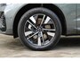 Volvo XC60 2.0 T6 Plug-in hybrid AWD Plus Dark | Lichtmetalen Velgen 19" | Allseason Banden | Trekhaak Elektrisch Uitklapbaar | Elektrisch Glazen Panorama-Dak | 360 Rondomzicht Camera | head-up Display | Stoelen Voor / Achter + Stuurwiel Verwarmend | Pilot Assist