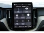 Volvo XC60 2.0 T6 Plug-in hybrid AWD Plus Dark | Lichtmetalen Velgen 19" | Allseason Banden | Trekhaak Elektrisch Uitklapbaar | Elektrisch Glazen Panorama-Dak | 360 Rondomzicht Camera | head-up Display | Stoelen Voor / Achter + Stuurwiel Verwarmend | Pilot Assist