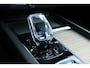 Volvo XC60 2.0 T6 Plug-in hybrid AWD Plus Dark | Lichtmetalen Velgen 19" | Allseason Banden | Trekhaak Elektrisch Uitklapbaar | Elektrisch Glazen Panorama-Dak | 360 Rondomzicht Camera | head-up Display | Stoelen Voor / Achter + Stuurwiel Verwarmend | Pilot Assist