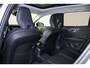 Volvo V60 T6 Recharge AWD Plus Dark - Panorama/schuifdak - IntelliSafe Assist & Surround - 360º Camera - Harman/Kardon audio - Verwarmde voorstoelen, stuur & achterbank - Parkeersensoren voor & achter - Elektr. bedienb. voorstoelen met geheugen - Head up display - Extra getint glas - 19' LMV
