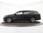 Volkswagen Passat Variant 1.5 eHybrid 204pk PHEV DSG Business · Camera · Elek. Voorstoelen + Massagefunctie · Stuur- & Stoelverwarming · Optiekpakket Zwart · Side Assist · Garantie t/m 18-08-2028 of 100.000km