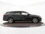 Volkswagen Passat Variant 1.5 eHybrid 204pk PHEV DSG Business · Camera · Elek. Voorstoelen + Massagefunctie · Stuur- & Stoelverwarming · Optiekpakket Zwart · Side Assist · Garantie t/m 18-08-2028 of 100.000km
