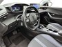 Peugeot 2008 1.2 130pk Allure Automaat | Navigatie | Climate Control | Cruise Control | Camera | 17"LMV | Keyless Entry/Start | Parkeersensoren Voor + Achter | Apple Carplay/Android Auto |