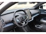 Volvo EX30 Cross Country Twin Motor Performance Ultra 69 kWh | 360º camera | Panorama Dak | 22KW Boordlader | Elektrisch Verstelbare Voorstoelen | Audio by Harman Kardon | Keyless Entry | Extra Getint Glas Achter