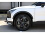 Volvo EX30 Cross Country Twin Motor Performance Ultra 69 kWh | 360º camera | Panorama Dak | 22KW Boordlader | Elektrisch Verstelbare Voorstoelen | Audio by Harman Kardon | Keyless Entry | Extra Getint Glas Achter