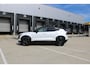 Volvo EX30 Cross Country Twin Motor Performance Ultra 69 kWh | 360º camera | Panorama Dak | 22KW Boordlader | Elektrisch Verstelbare Voorstoelen | Audio by Harman Kardon | Keyless Entry | Extra Getint Glas Achter