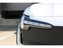 Volvo EX30 Cross Country Twin Motor Performance Ultra 69 kWh | 360º camera | Panorama Dak | 22KW Boordlader | Elektrisch Verstelbare Voorstoelen | Audio by Harman Kardon | Keyless Entry | Extra Getint Glas Achter