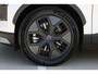Volvo EX30 Cross Country Twin Motor Performance Ultra 69 kWh | 360º camera | Panorama Dak | 22KW Boordlader | Elektrisch Verstelbare Voorstoelen | Audio by Harman Kardon | Keyless Entry | Extra Getint Glas Achter