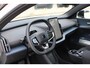 Volvo EX30 Cross Country Twin Motor Performance Ultra 69 kWh | 360º camera | Panorama Dak | 22KW Boordlader | Elektrisch Verstelbare Voorstoelen | Audio by Harman Kardon | Keyless Entry | Extra Getint Glas Achter
