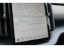 Volvo EX30 Cross Country Twin Motor Performance Ultra 69 kWh | 360º camera | Panorama Dak | 22KW Boordlader | Elektrisch Verstelbare Voorstoelen | Audio by Harman Kardon | Keyless Entry | Extra Getint Glas Achter