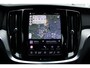 Volvo V60 T6 Plug-in hybrid AWD Plus Dark | Trekhaak | 360 graden camera | Verwarmbare voorstoelen en stuurwiel | Premium audio by Harman Kardon | Adaptieve cruise control | Verwarmbare achterbank en achterruit