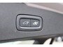 Volvo V60 T6 Plug-in hybrid AWD Plus Dark | Trekhaak | 360 graden camera | Verwarmbare voorstoelen en stuurwiel | Premium audio by Harman Kardon | Adaptieve cruise control | Verwarmbare achterbank en achterruit