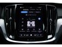 Volvo V60 T6 Plug-in hybrid AWD Plus Dark | Trekhaak | 360 graden camera | Verwarmbare voorstoelen en stuurwiel | Premium audio by Harman Kardon | Adaptieve cruise control | Verwarmbare achterbank en achterruit