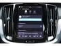 Volvo V60 T6 Plug-in hybrid AWD Plus Dark | Trekhaak | 360 graden camera | Verwarmbare voorstoelen en stuurwiel | Premium audio by Harman Kardon | Adaptieve cruise control | Verwarmbare achterbank en achterruit