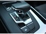 Audi Q5 55 TFSI e S-Line Quattro Competition Black Edition | Luchtvering | Pano | B&O | 22'' | Alcantara | Ambilight+ | Matrix Led | Camera | Head-Up | Electic Seats | Memory | Trekhaak | Blind Spot | ACC | Lane Assist | Virtual Cockpit | Carplay