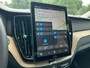 Volvo XC60 T6 Plus Dark Recharge Plug-In Hybrid AWD | Luchtvering | H&K | HUD | Nappa | Trekhaak | Pano | Massage | Stoelventilatie |