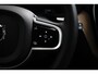 Volvo XC60 T6 Plus Dark Recharge Plug-In Hybrid AWD | Luchtvering | H&K | HUD | Nappa | Trekhaak | Pano | Massage | Stoelventilatie |