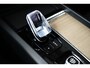 Volvo XC60 T6 Plus Dark Recharge Plug-In Hybrid AWD | Luchtvering | H&K | HUD | Nappa | Trekhaak | Pano | Massage | Stoelventilatie |