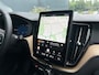 Volvo XC60 T6 Plus Dark Recharge Plug-In Hybrid AWD | Luchtvering | H&K | HUD | Nappa | Trekhaak | Pano | Massage | Stoelventilatie |