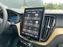 Volvo XC60 T6 Plus Dark Recharge Plug-In Hybrid AWD | Luchtvering | H&K | HUD | Nappa | Trekhaak | Pano | Massage | Stoelventilatie |