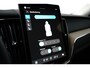 Volvo XC60 T6 Plus Dark Recharge Plug-In Hybrid AWD | Luchtvering | H&K | HUD | Nappa | Trekhaak | Pano | Massage | Stoelventilatie |