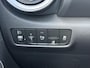 Hyundai Kona Electric EV Comfort 39 kWh / Accu SOH 100% / 8 Jaar Batterijgarantie / Fabrieksgarantie tot 3-2027 / Dealer Onderhouden / 3 Fase Laden CCS Snelladen / Stoel & Stuurwiel Verwarming / Navigatie via Apple Carplay & Android Auto / Adaptieve Cruise / Keyless / DAB /