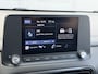Hyundai Kona Electric EV Comfort 39 kWh / Accu SOH 100% / 8 Jaar Batterijgarantie / Fabrieksgarantie tot 3-2027 / Dealer Onderhouden / 3 Fase Laden CCS Snelladen / Stoel & Stuurwiel Verwarming / Navigatie via Apple Carplay & Android Auto / Adaptieve Cruise / Keyless / DAB /