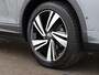 Volkswagen T-Roc 1.5 TSI 150pk DSG R-Line Business · Camera · Panoramadak · Trekhaak afneembaar · Apple/Android Car Play · Navigatie · 18'' Inch ·