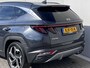 Hyundai Tucson 1.6 T-GDI PHEV Premium 4WD / Fabrieksgarantie tot 03-2027 / Afn. trekhaak 1.350 kg / Camera 360° / Stoelventilatie / Stuur-, stoel- en achterbankverwarming / Navigatie / Apple Carplay Android / 19" LM wielen /