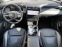 Hyundai Tucson 1.6 T-GDI PHEV Premium 4WD / Fabrieksgarantie tot 03-2027 / Afn. trekhaak 1.350 kg / Camera 360° / Stoelventilatie / Stuur-, stoel- en achterbankverwarming / Navigatie / Apple Carplay Android / 19" LM wielen /