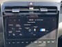 Hyundai Tucson 1.6 T-GDI PHEV Premium 4WD / Fabrieksgarantie tot 03-2027 / Afn. trekhaak 1.350 kg / Camera 360° / Stoelventilatie / Stuur-, stoel- en achterbankverwarming / Navigatie / Apple Carplay Android / 19" LM wielen /