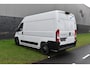 Peugeot Boxer 2.2 BlueHDi 140 S&S L2H2 3.3t Euro 6 Nieuwe registratie 2024/ GEEN BPM/ L2H2/ achteruitrijcamera verzwaard verenpakket, pakket City plus