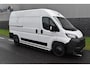 Peugeot Boxer 2.2 BlueHDi 140 S&S L2H2 3.3t Euro 6 Nieuwe registratie 2024/ GEEN BPM/ L2H2/ achteruitrijcamera verzwaard verenpakket, pakket City plus
