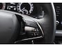 Skoda Scala 1.0 TSI Ambition Automaat Carplay Navigatie Front/lane assist Stoelverwarming Parkeer sensoren