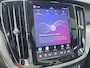 Volvo V60 2.0 T8 Plug-in hybrid AWD Plus Dark | Panoramadak | Head-up Display | 360 camera | Stoelverwarming |