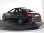 Mercedes-Benz C-klasse 300e Business Solution AMG | Panoramaschuifdak | Nightpakket | Digital Light | 19" LM velgen | Dodehoekassistent | 360° camera | Stoelverwarming | Sfeerverlichting |