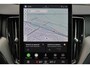 Volvo XC60 T8 Recharge AWD Plus Black Edition - Panorama/schuifdak - IntelliSafe Assist & Surround - 360º Camera - Harman/Kardon audio - Adaptieve LED koplampen - Verwarmde voorstoelen, stuur & achterbank - Parkeersensoren voor & achter - Elektr. bedienb. voorstoelen met geheugen - Head up display - Draadloze tel. lader - Extra getint glas - Inklapbare trekhaak - 21' LMV