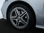 Mercedes-Benz A-klasse 250 e Plug-In Hybride AMG Sportpakket | Sfeerverlichting | Keyless Go | Parkeerpakket met Camera | CarPlay | Inclusief 24 maanden Mercedes-Benz Certified garantie voor Europa.