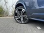 Volvo XC90 2.0 T8 Recharge AWD Ultimate Dark | Plug-in Hybrid (PHEV) | 360 Graden Camera | Lichtmetalen Velgen 22 inch | Trekhaak | Nappaleder | Sportstoelen | Panoramadak | Head-up Display | Keyless Entry | Elektrische Achterklep | Harman Kardon Audio