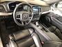 Volvo XC90 2.0 T8 Recharge AWD Ultimate Dark | Plug-in Hybrid (PHEV) | 360 Graden Camera | Lichtmetalen Velgen 22 inch | Trekhaak | Nappaleder | Sportstoelen | Panoramadak | Head-up Display | Keyless Entry | Elektrische Achterklep | Harman Kardon Audio