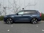 Volvo XC90 2.0 T8 Recharge AWD Ultimate Dark | Plug-in Hybrid (PHEV) | 360 Graden Camera | Lichtmetalen Velgen 22 inch | Trekhaak | Nappaleder | Sportstoelen | Panoramadak | Head-up Display | Keyless Entry | Elektrische Achterklep | Harman Kardon Audio
