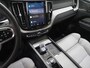 Volvo XC60 2.0 T6 Plug-in hybrid AWD Ultimate | Panoramadak | Trekhaak | Tailored Wool Blend | Luchtvering | HUD | Harman/Kardon