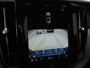 Volvo XC60 2.0 T6 Plug-in hybrid AWD Ultimate | Panoramadak | Trekhaak | Tailored Wool Blend | Luchtvering | HUD | Harman/Kardon